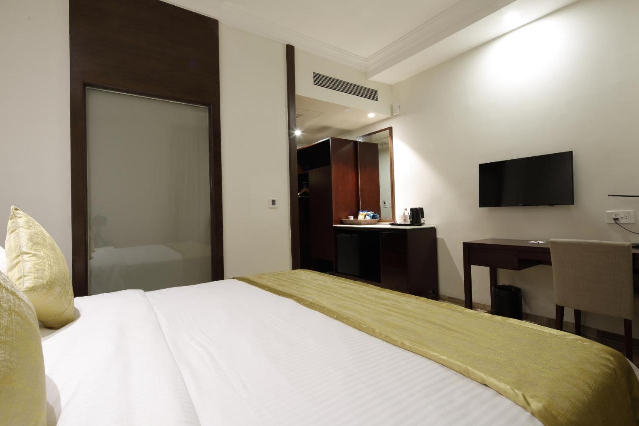 Regenta Inn Ranip Ahmedabad Eksteriør bilde