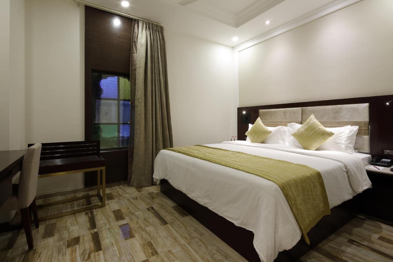 Regenta Inn Ranip Ahmedabad Eksteriør bilde