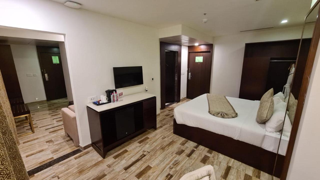 Regenta Inn Ranip Ahmedabad Eksteriør bilde