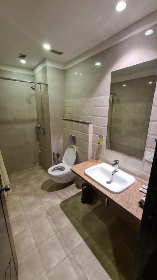Regenta Inn Ranip Ahmedabad Eksteriør bilde