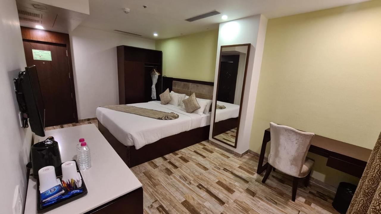 Regenta Inn Ranip Ahmedabad Eksteriør bilde