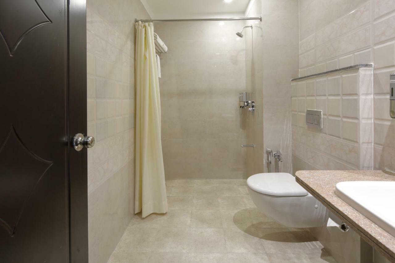 Regenta Inn Ranip Ahmedabad Eksteriør bilde