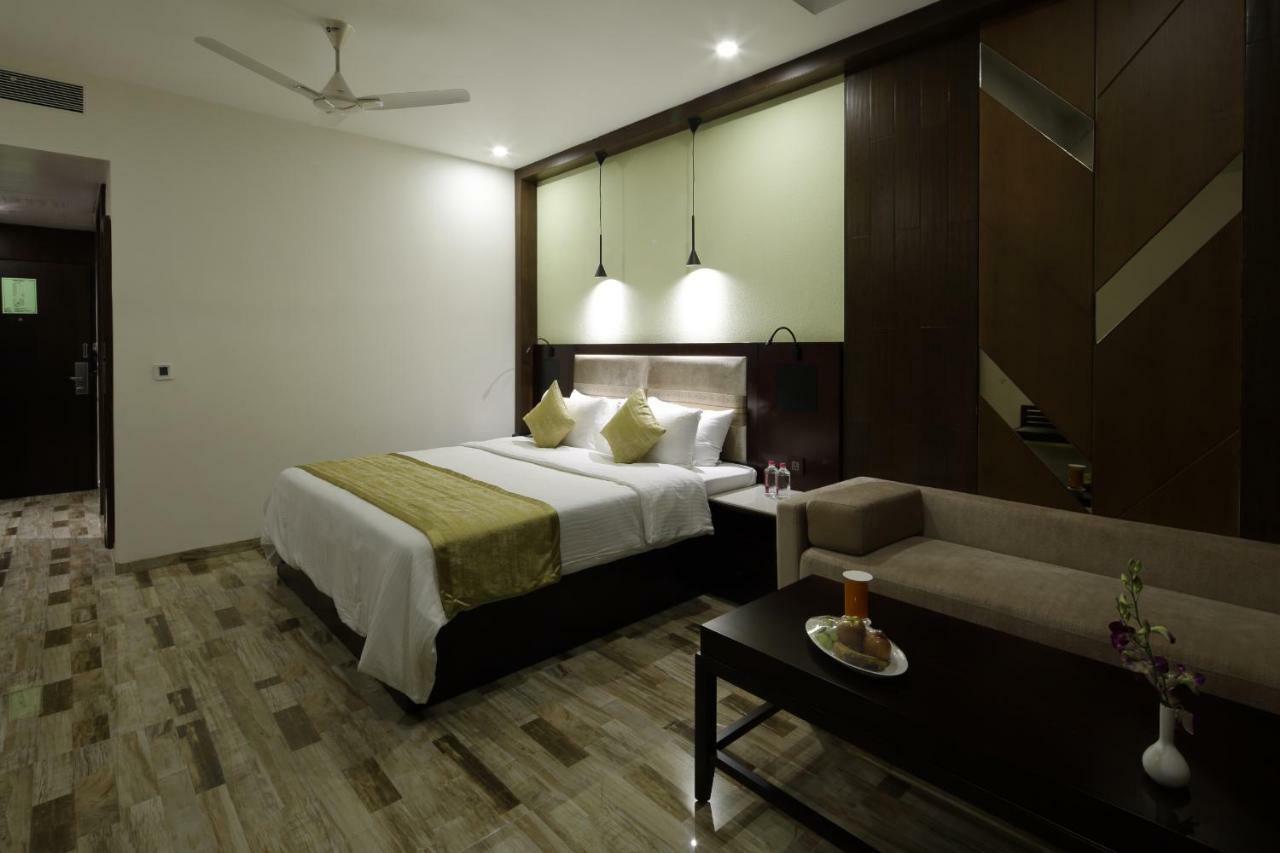 Regenta Inn Ranip Ahmedabad Eksteriør bilde