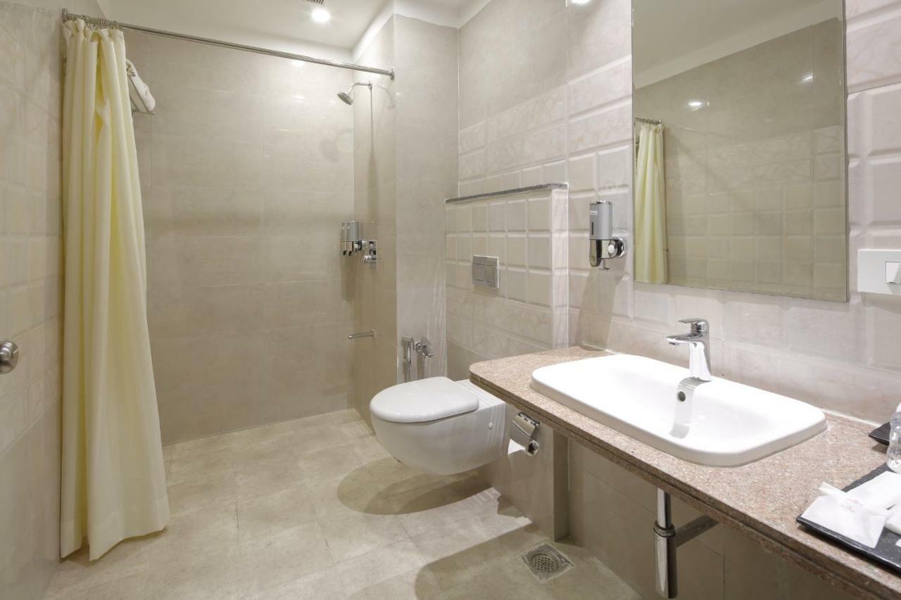 Regenta Inn Ranip Ahmedabad Eksteriør bilde
