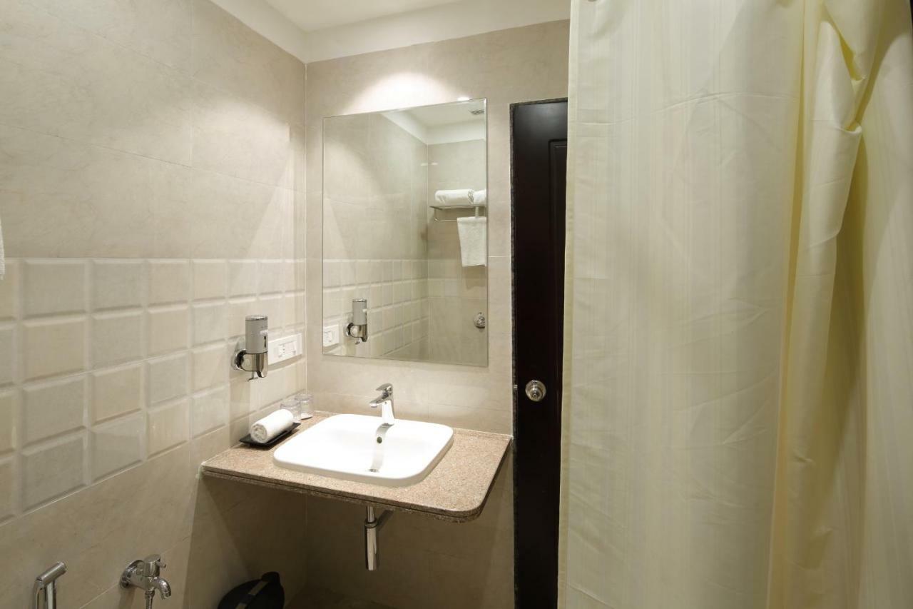 Regenta Inn Ranip Ahmedabad Eksteriør bilde