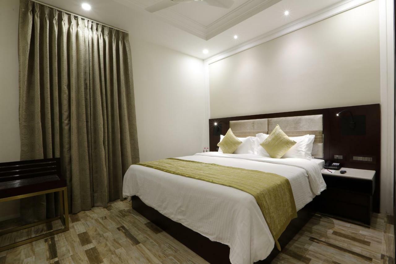 Regenta Inn Ranip Ahmedabad Eksteriør bilde